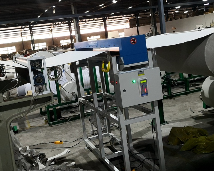 1.8米寬幅檢針機紙品廠使用現(xiàn)場3.jpg